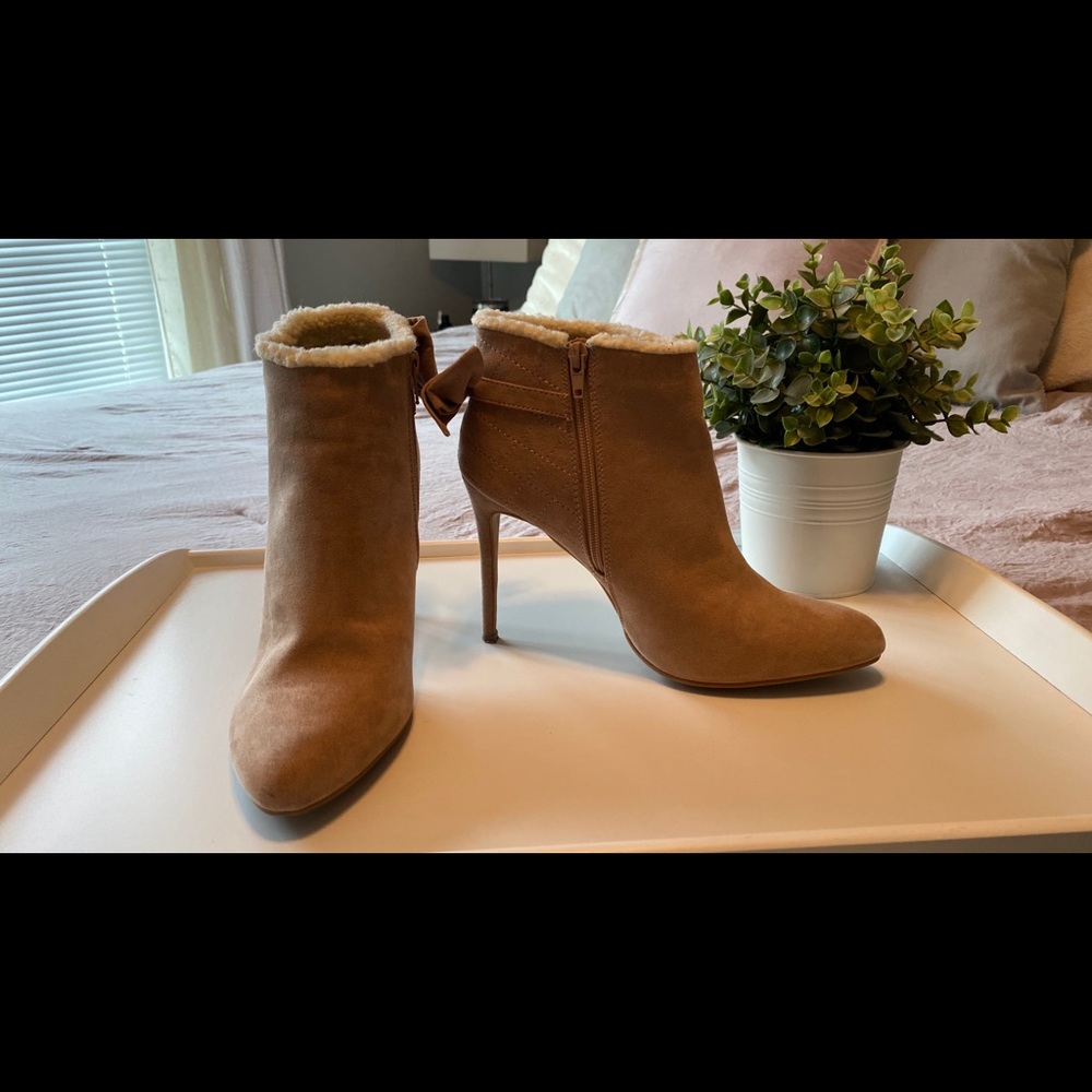 Heeled booties - Picture 2 of 4